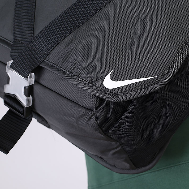  черная сумка Nike Sportswear Essentials Messenger Bag 17L DB0498-010 - цена, описание, фото 3